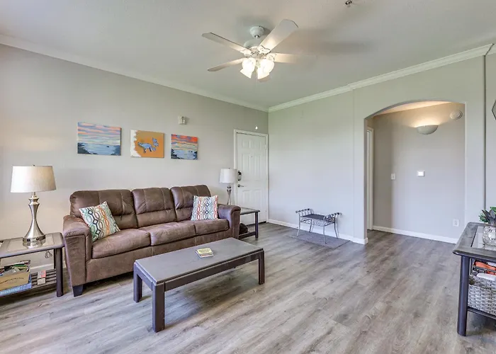 First-floor W/ Pool Access In Mesa! Ferienhaus *