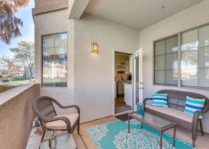 First-floor W/ Pool Access In Mesa! * Mesa