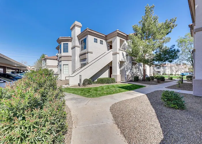 First-floor W/ Pool Access In Mesa!