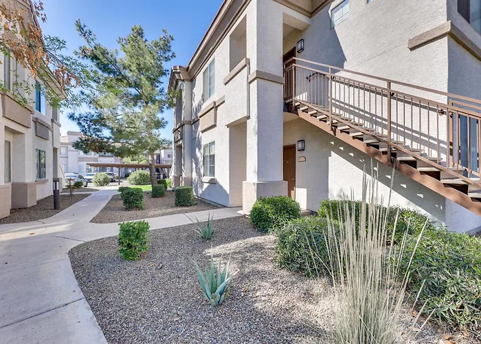 First-floor W/ Pool Access In Mesa!